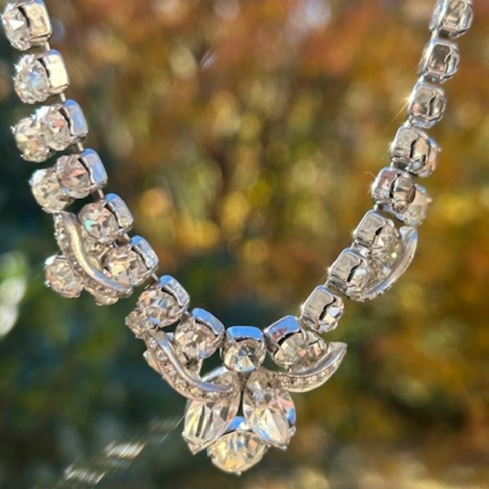 ALBERT WEISS Clear Rhinestone Statement NECKLACE - Picture 3 of 9